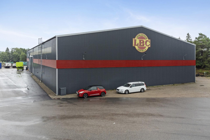 SE002640 LBC GARAGE/SPOLHALL